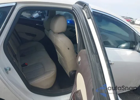 2015 Buick Verano Leather Group из США, поврежденный, VIN 1G4PS5SKXF4172702